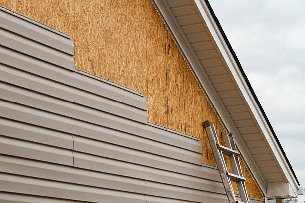 Professional Siding Repair technician working in Kensington, NY